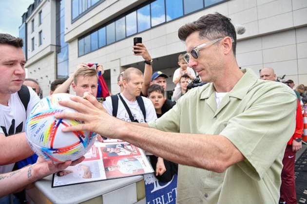 2024.06.02 Warszawa pilka nozna reprezentacja Polski Przyjazd reprezentacji Polski N z Robert Lewandowski Foto Pawel Bejnarowicz PressFocus 2024.06.02 Warszawa Football - Polish national team, Nationalteam Przyjazd reprezentacji Polski Robert Lewandowski Credit: Pawel Bejnarowicz PressFocus NEWSPIX.PL --- Newspix.pl  20240602PB1338