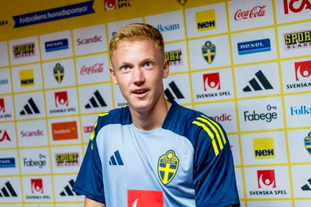 240602 Hugo Larsson of Sweden after a training session on June 2, 2024 in Malmö Photo Christian Örnberg BILDBYRAN COP 166 CO0420 fotboll football soccer fotball landskamp träning practice training sverige sweden sverige a bbeng  Copyright: CHRISTIANxÖRNBERG BB240602CO028