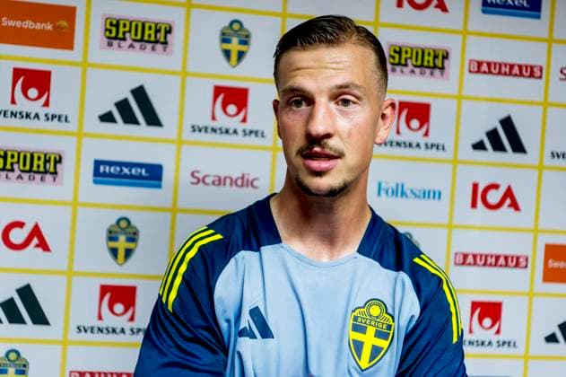 240602 Simon Olsson of Sweden after a training session on June 2, 2024 in Malmö Photo Christian Örnberg BILDBYRAN COP 166 CO0420 fotboll football soccer fotball landskamp träning practice training sverige sweden sverige a bbeng  Copyright: CHRISTIANxÖRNBERG BB240602CO045