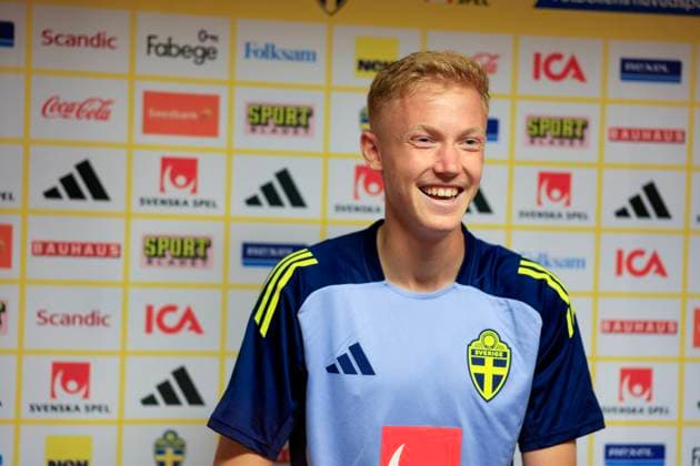 MALMÖ, SWEDEN 20240602 Hugo Larsson talks to the media at Eleda Stadium in Malmö ahead of the international match against Denmark on Wednesday, June 5 in Copenhagen MALMÖ SWEDEN x10600x  Copyright: xAndreasxHillergren TTx INFÖR LANDSKAMP DANMARK-SVERIGE