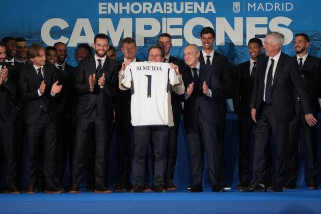 Real Madrid players during the celebration of Real Madrid football club s 15th Cahampion League victory at the Plaza de Cibeles in Madrid. June 2 nd 2024 Cordon Press 