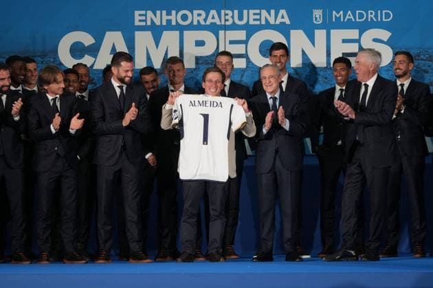 Real Madrid players during the celebration of Real Madrid football club s 15th Cahampion League victory at the Plaza de Cibeles in Madrid. June 2 nd 2024 Cordon Press 