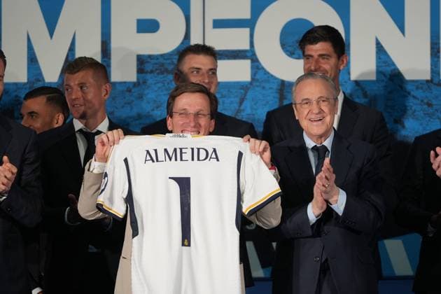 Real Madrid players during the celebration of Real Madrid football club s 15th Cahampion League victory at the Plaza de Cibeles in Madrid. June 2 nd 2024 Cordon Press 