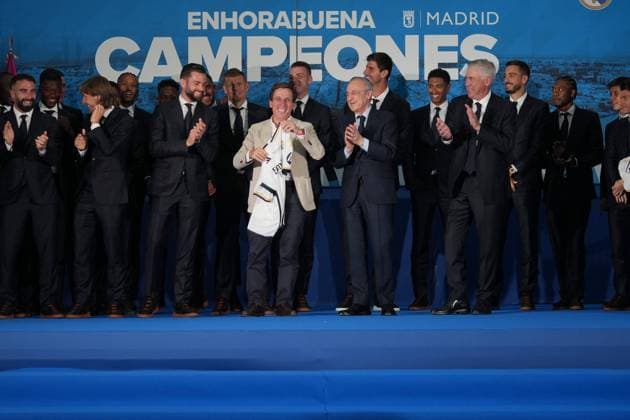 Real Madrid players during the celebration of Real Madrid football club s 15th Cahampion League victory at the Plaza de Cibeles in Madrid. June 2 nd 2024 Cordon Press 