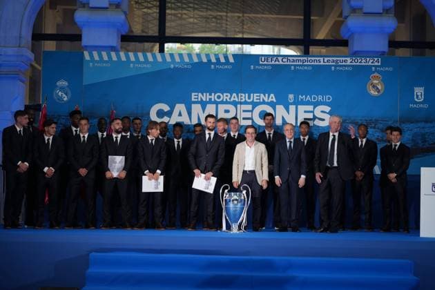 Real Madrid players during the celebration of Real Madrid football club s 15th Cahampion League victory at the Plaza de Cibeles in Madrid. June 2 nd 2024 Cordon Press 
