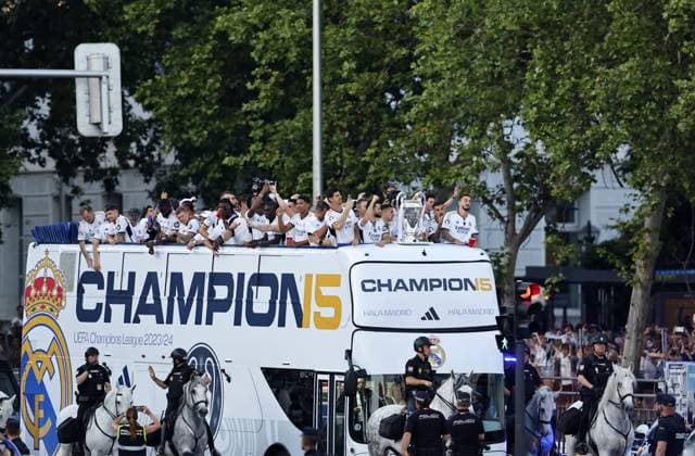 The Real Madrid players drive through the crowd on an open top bus with the Champions League trophy Real Madrid Celebrate Winning the UEFA Champions League, Madrid, Spain 02 Jun 2024  Copyright: xRubenxAlbarran Shutterstockx 14516799ah