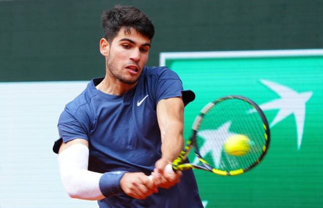 Carlos Alcaraz in fourth round action French Open Tennis, Day 8, Tennis, Roland Garros, Paris, France - 02 June 2024  Copyright: xJavierxGarcia Shutterstockx 14519127do