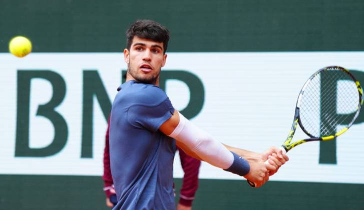 Carlos Alcaraz in fourth round action French Open Tennis, Day 8, Tennis, Roland Garros, Paris, France - 02 June 2024  Copyright: xJavierxGarcia Shutterstockx 14519127du