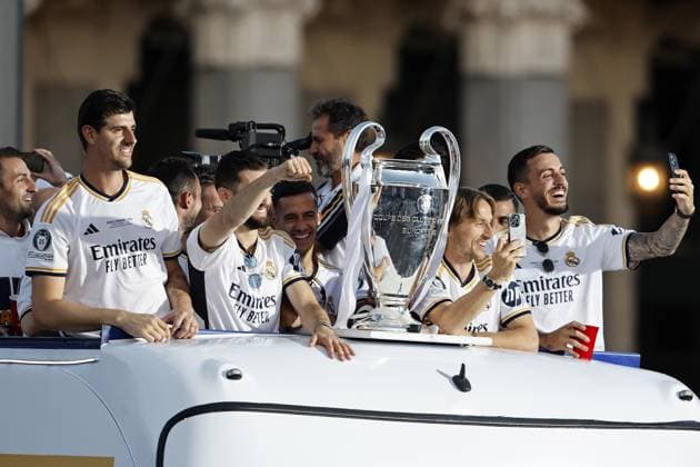 The Real Madrid players drive through the crowd on an open top bus with the Champions League trophy Real Madrid Celebrate Winning the UEFA Champions League, Madrid, Spain 02 Jun 2024  Copyright: xRubenxAlbarran Shutterstockx 14516799gt