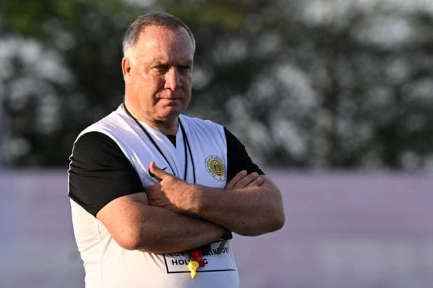 WILLEMSTAD - Curacao coach Dick Advocaat during a training session of the Curacao football team at the Ergilio Hato stadium on June 2 (local time) in Willemstad, Curacao. The Curacao football team is preparing for the World Cup qualifying matches against Barbados and Aruba. ANP Hollandse Hoogte World Cup 2026 Qualifiers Concacaf 2024 xVIxANPxSportx xGerritxvanxKeulenxIVx 500205398 originalFilename: 500205398.jpg