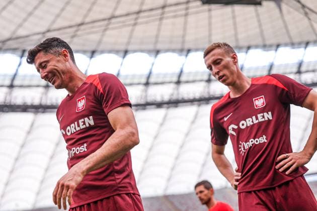 03.06.2024 WARSZAWA, STADION PGE NARODOWY PILKA NOZNA (FOOTBALL) ZGRUPOWANIE REPREZENTACJI POLSKI PRZED MISTRZOSTWAMI EUROPY - EURO 2024 ( UEFA EURO, EM, Europameisterschaft,Fussball 2024 POLISH national team, Nationalteam TRAINING CAMP ) KONFERENCJA PRASOWA I TRENING REPREZENTACJI POLSKI NZ ROBERT LEWANDOWSKI, ADAM BUKSA FOTO LUKASZ GROCHALA CYFRASPORT NEWSPIX.PL --- Newspix.pl  20240603CSLG0029