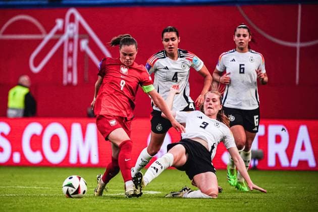 Ewa Pajor Poland, 09 , Sjoeke Nuesken Germany, 09 GER, Germany vs Poland, Women, Football, European Championship Qualification, Matchday 3, Season 2023 2024, 31 05 2024 GER, Germany vs Poland, Women, Football, European Championship Qualification, Matchday 3, Season 2023 2024, 31 05 2024 Rostock Copyright: xEibner-Pressefoto MarcelxvonxFehrnx EP_MFN