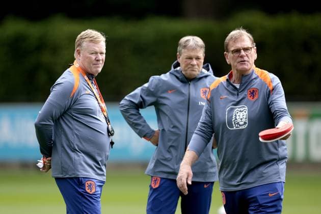 ZEIST - Coach Ronald Koeman during a training session of the Dutch national team, Nationalteam at the KNVB Campus on June 3, 2024 in Zeist, the Netherlands. The Dutch national team is preparing for the European Football Championship in Germany. ANP JEROEN PUTMANS UEFA EURO, EM, Europameisterschaft,Fussball 2024 Germany 2024 xVIxANPxSportx xxANPxIVx 500233433 originalFilename: 500233433.jpg