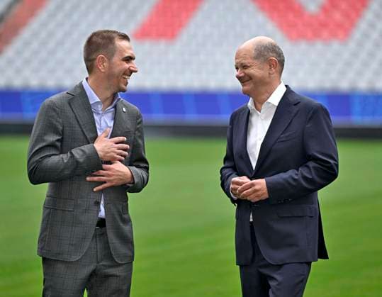 03 06 2024, European Football Championship 2024, Visit by Federal Chancellor Olaf Scholz to the European Championship stadium in Munich Football Arena f l European Championship Ambassador Philipp Lahm and Federal Chancellor Olaf Scholz