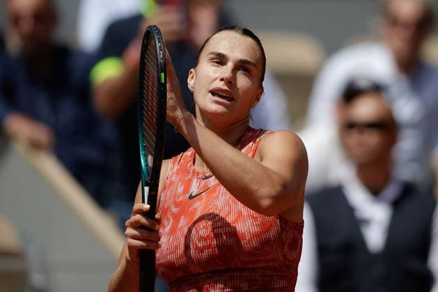 03 06 2024, Tennis, French Open 2024 Roland Garros, FRA, Paris, Women™s Singles Court Philippe Chatrier FOURTH ROUND Emma Navarro USA Aryna Sabalenka Picture from left Aryna Sabalenka cheers, thanks the fans, thanks, thanks Copyright: HMBxMedia AntonioxBorga