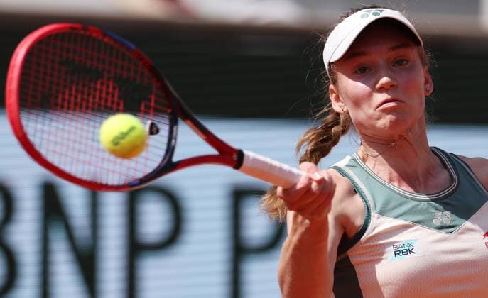 (240603) -- PARIS, June 3, 2024 -- Elena Rybakina returns the ball during the women s singles round of 16 match between Elena Rybakina of Kazakhstan and Elina Svitolina of Ukraine at the French tennis tournament in Paris, France, June 3, 2024. ) (SP)FRANCE-PARIS-TENNIS-FRENCH OPEN-WOMEN S SINGLES GaoxJing 