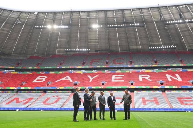 from left Juergen Muth Managing Director of Allianz Arena Stadion GmbH , Jan Christian DREESEN Chairman of the Board FCB , Philipp LAHM Turnirdirector of UEFA EURO 2024 , Chancellor Olaf SCHOLZ, Chancellor Olaf Scholz visits the Football Arena Munich on 03 06 2024, Â
