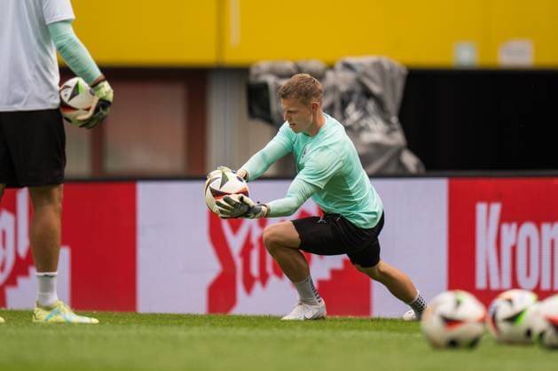 SOCCER - AUT vs SRB, test match VIENNA,AUSTRIA,03.JUN.24 - SOCCER - OEFB International Friendly, Länderspiel, Nationalmannschaft match, Austria vs Serbia, preview, training Team AUT. Image shows Patrick Pentz (AUT).  GEPAxpictures xJohannesxFriedl