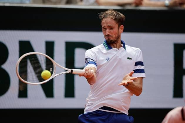 03 06 2024, Tennis, French Open 2024 Roland Garros, FRA, Paris, Men™s Singles Court Suzanne Lenglen FOURTH ROUND Alex De Minaur AUS Daniil Medvedev Picture v li Daniil Medvedev plays a forehand, fights Copyright: HMBxMedia AntonioxBorga