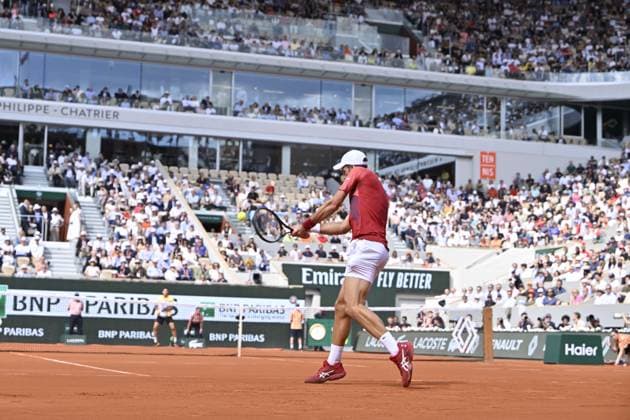 Tennis : Roland Garros 2024 - France - Novak Djokovic blessure - Serbie Tennis : Roland Garros 2024 - France - 03 06 2024 ChrysleneCaillaud Panoramic 