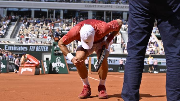 Tennis : Roland Garros 2024 - France - Novak Djokovic blessure - Serbie Tennis : Roland Garros 2024 - France - 03 06 2024 ChrysleneCaillaud Panoramic 
