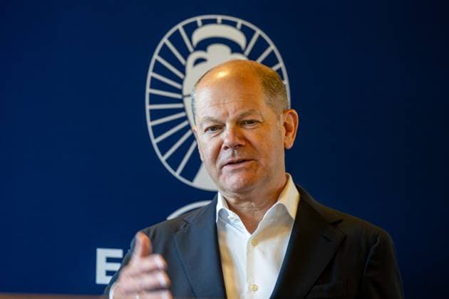 Federal Chancellor of the Federal Republic of Germany, Olaf Scholz, Federal Chancellor Olaf Scholz visits the football arena in Munich to get an impression of the preparations for UEFA EURO 2024, 03 06 2024 Munich Bavaria Germany Copyright: xkolbert-press UlrichxGamelx