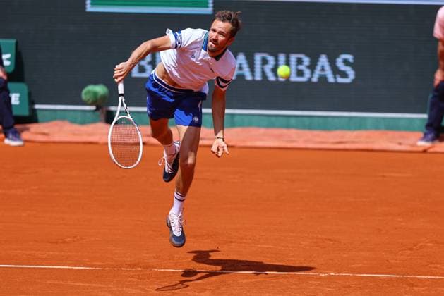 2024.06.03 Paryz Tenis French Open Roland Garros 2024 Alex De Minaur - Daniil Medvedev N Z Daniil Medvedev Foto Pawel Andrachiewicz PressFocus 2024.06.03 Paris Tennis French Open Roland Garros 2024 Alex De Minaur - Daniil Medvedev Daniil Medvedev Photo Pawel Andrachiewicz PressFocus NEWSPIX.PL --- Newspix.pl POLAND OUT!  20240603_PF_PA100