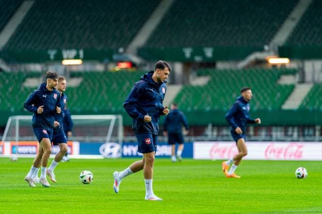 SOCCER - AUT vs SRB, test match VIENNA,AUSTRIA,03.JUN.24 - SOCCER - OEFB International Friendly, Länderspiel, Nationalmannschaft match, Austria vs Serbia, preview, training Team SRB. Image shows the team of SRB.  GEPAxpictures xJohannesxFriedl