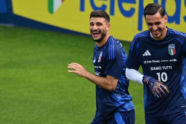 Italian player Riccardo Orsolini and Italian player Alex Meret during Italy training session, UEFA European Football Championship in Florence, Italy, June 03 2024  Copyright: xLisaxGuglielmi IPAxSportx xipa-ax xx IPA_46789406 IPA_Agency_IPA46789406