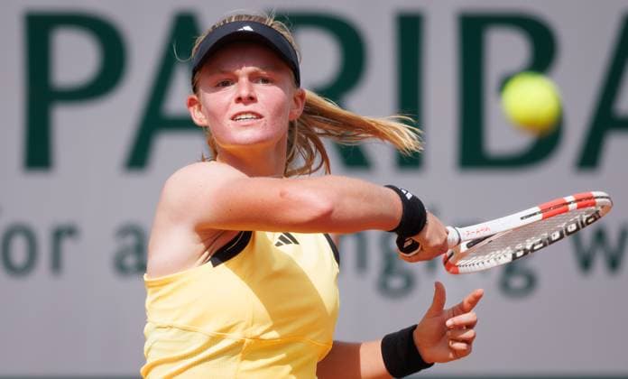 Belgian Jeline Vandromme pictured in action during a tennis match against Russian Golovina, in the first round of the women junior singles, at the Roland Garros French Open tennis tournament, in Paris, France, Monday 03 June 2024. This year s tournament takes place from 26 May to 09 June. BENOITxDOPPAGNE  x93905329x