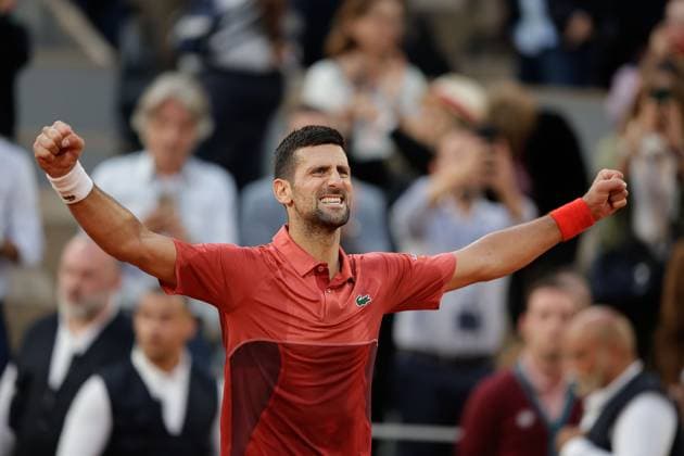 03 06 2024, Tennis, French Open 2024 Roland Garros, FRA, Paris, Men™s Singles Court Philippe Chatrier FOURTH ROUND Novak Djokovic Serbia Francisco Cerundolo Argentina Picture v li Novak Djokovic Serbia cheering Copyright: HMBxMedia AntonioxBorga