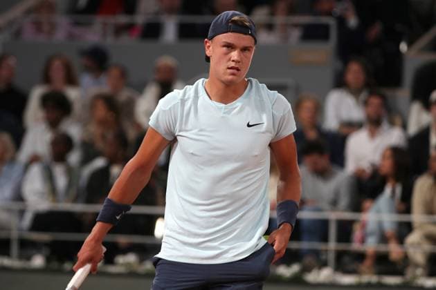 3rd June 2024; Roland Garros, Paris, France; 2024 French Open Tennis tournament, Day 9; Holger Rune against Alexander Zverev (deu)  ActionPlus12650716 JonxBromley