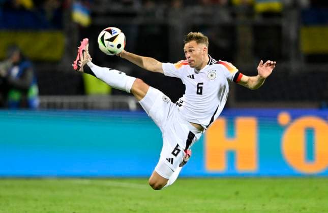 Sport Themen der Woche KW23 Sport Bilder des Tages Joshua Kimmich GER (06) akrobatisch Aktion am Ball DFB Laenderspiel Deutschland GER vs Ukraine UKR Max-Morlock-Stadion Nuernberg 03.06.2024 DFL REGULATIONS PROHIBIT ANY USE OF PHOTOGRAPHS AS IMAGE SEQUENCES AND OR QUASI-VIDEO Deutschland GER vs Ukraine UKR *** Joshua Kimmich GER 06 acrobatic action on the ball DFB Laenderspiel Germany GER vs Ukraine UKR Max Morlock Stadion Nuernberg 03 06 2024 DFL REGULATIONS PROHIBIT ANY USE OF PHOTOGRAPHS AS IMAGE SEQUENCES AND OR QUASI VIDEO Germany GER vs Ukraine UKR