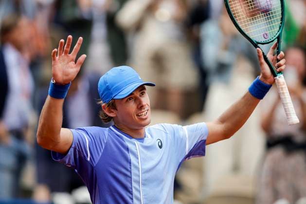 Alex de Minaur of Australia celebrates after winning his match against Daniil Medvedev during the Men™s Singles Round of 16 of 2024 French Open Day 9 at Roland Garros on June 3, 2024 in Paris, France Photo by JustPictures Paris Roland Garros France Copyright: x x2024xEurasiaxSportxImagesx jp-en-EuSpIm-AB4_Roland_Garros_03Jun2024_PR596