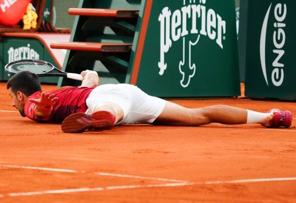 Novak Djokovic jokes after slipping over French Open Tennis, Day 9, Tennis, Roland Garros, Paris, France - 03 June 2024  Copyright: xJavierxGarcia Shutterstockx 14519129bt