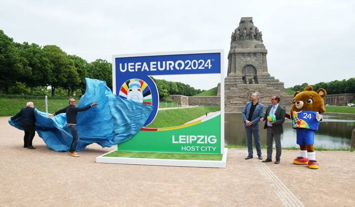 Leipzig, 03 06 2024, Völkerschlachtdenkmal, Football, UEFA Euro 2024, Host City Leipzig , Unveiling Spectacular for UEFA EURO 2024 at the Völkerschlachtdenkmal , In the photo Cultural Ambassador of Host City Leipzig, Jürgen Zielinski, Zoo Director Jörg Junghold, EM Mascot Albärt Albaert, Managing Director of the Völkerschlachtdenkmal Foundation, Anselm Hartinger, Project Manager Uefa Euro 2024 Host City Leipzig, Stefan Schedler present the Spectacular , For editorial use only Only editorial use , Picture Point