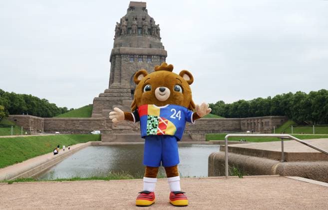 Leipzig, 03 06 2024, Völkerschlachtdenkmal, Football, UEFA Euro 2024, Host City Leipzig , Unveiling Spectacular for UEFA EURO 2024 at the Völkerschlachtdenkmal , In photo EM mascot Albärt Albaert , For editorial use only Only editorial use , Picture Point