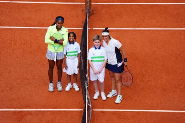 Coco Gauff and Ons Jabeur pose for a photo before their quarter final French Open Tennis, Day 10, Tennis, Roland Garros, Paris, France - 04 June 2024  Copyright: xJavierxGarcia Shutterstockx 14521933a