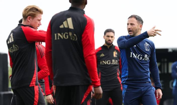 Belgium s Kevin De Bruyne and Belgium s head coach Domenico Tedesco pictured during a training session of Belgian national soccer team Red Devils, at the Royal Belgian Football Association s training center in Tubize, Tuesday 04 June 2024. Tomorrow the Red Devils are playing a friendly game against Montenegro, in preparation of the upcoming Euro 2024 European Championships in Germany. VIRGINIExLEFOUR  x93932205x