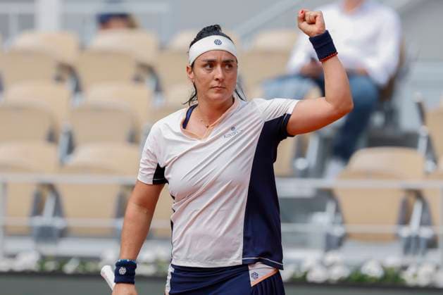 June 4, 2024, Paris, Paris, France: June 3, 2024, Paris, Paris,Ons Jabeur (TUN) react during the tennis Grand Slam of Roland Garros 2024, day 10, match between Coco Gauf (USA) and Ons Jabeur (TUN) at Roland Garros Stadium - on jjune 4 2024.Paris - France Paris France - ZUMAb253 20240604_zsp_b253_017 Copyright: xLoicxBaratouxx