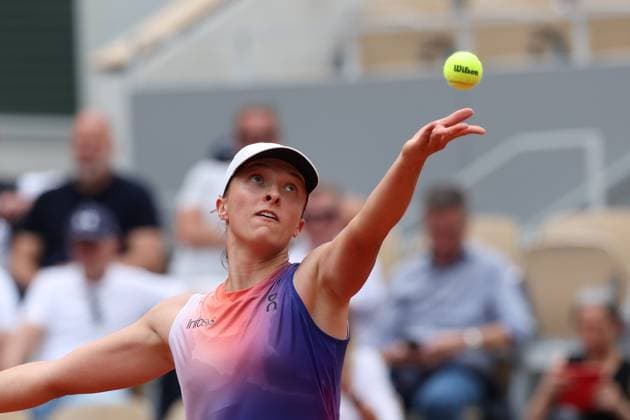 ROLAND GARROS 2024 Thierry Larret Maxppp. Tennis. Roland Garros 2024. Internationaux de France de tennis. Stade Roland Garros, Paris (75). Le 4 juin 2024. Quart de finale. Court Philippe Chatrier : Court Philippe Chatrier : Iga SWIATEK (POL) vs Marketa VONDROUSOVA (CZ) PARIS (75) STADE ROLAND GARROS PARIS ILE DE FRANCE FRANCE  Copyright: xThierryxLarret MAXPPPxThierryxLarretx TL_20240604_0182 0493239189st