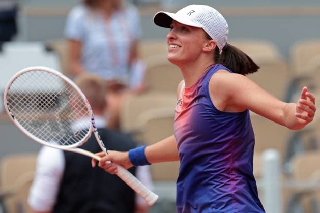 4th June 2024; Roland Garros, Paris, France; 2024 French Open Tennis tournament, Day 10; Iga Swiatek (POL) celebrates beating Marketa Vondrousova (CZE)  ActionPlus12650752 JonxBromley