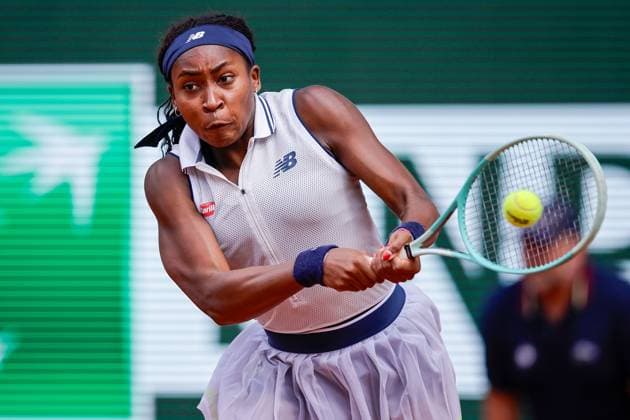 04 06 2024, Tennis, French Open 2024 Roland Garros, FRA, Paris, Women™s Singles Court Philippe Chatrier QUARTERFINALS Picture f li Coco Gauff USA plays a backhand Copyright: HMBxMedia AntonioxBorga