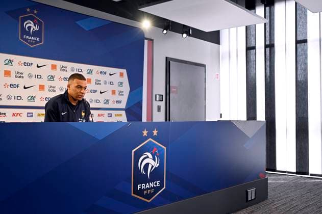 CP DES BLEUS PHOTOPQR L EST REPUBLICAIN Alexandre MARCHI ; METZ ; 04 06 2024 ; - EQUIPE DE FRANCE DE FOOTBALL - EURO 2024 - MATCH DE PREPARATION - CONFERENCE DE PRESSE. Stade Saint-Symphorien, Metz 4 juin 2024. Kylian MBAPPE pendant la conférence de presse revient sur sa signature au Real Madrid. PHOTO Alexandre MARCHI. Metz, France, june 4th 2024 press conference, PK, Pressekonferenz of France national team, Nationalteam before its preparation match for euro 2024 METZ Moselle France  Copyright: xPHOTOPQR L ESTxREPUBLICAIN MAXPPxAlexandrexMARCHIx 20240604NCY7764 20240604NCY7764