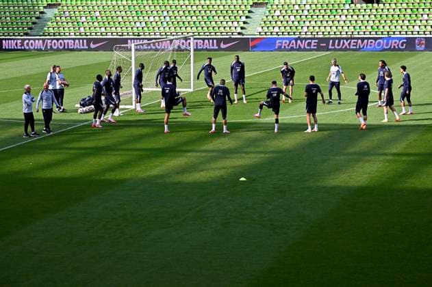 ENTRAINEMENT DES BLEUS PHOTOPQR L EST REPUBLICAIN Alexandre MARCHI ; METZ ; 04 06 2024 ; - EQUIPE DE FRANCE DE FOOTBALL - EURO 2024 - MATCH DE PREPARATION - ENTRAINEMENT. Stade Saint-Symphorien, Metz 4 juin 2024. L Equipe de France pendant la séance d entraînement. PHOTO Alexandre MARCHI. Metz, France, june 4th 2024 Training of France national team, Nationalteam before its preparation match for euro 2024 METZ Moselle France  Copyright: xPHOTOPQR L ESTxREPUBLICAIN MAXPPxAlexandrexMARCHIx 20240604NCY7760 20240604NCY7760