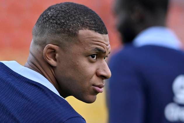 Sport Bilder des Tages ENTRAINEMENT DES BLEUS PHOTOPQR L EST REPUBLICAIN Alexandre MARCHI ; METZ ; 04 06 2024 ; - EQUIPE DE FRANCE DE FOOTBALL - EURO 2024 - MATCH DE PREPARATION - ENTRAINEMENT. Stade Saint-Symphorien, Metz 4 juin 2024. Kylian MBAPPE pendant la séance d entraînement. PHOTO Alexandre MARCHI. Metz, France, june 4th 2024 Training of France national team, Nationalteam before its preparation match for euro 2024 METZ Moselle France  Copyright: xPHOTOPQR L ESTxREPUBLICAIN MAXPPxAlexandrexMARCHIx 20240604NCY7768 20240604NCY7768
