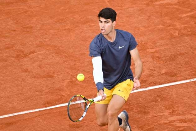Stefanos Tsitsipas (GRE) Vs Carlos Alcaraz (ESP) TENNIS : Roland Garros 2024 - 04 06 2024 MichaelBaucher Panoramic 