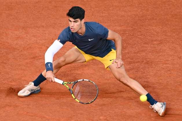 Stefanos Tsitsipas (GRE) Vs Carlos Alcaraz (ESP) TENNIS : Roland Garros 2024 - 04 06 2024 MichaelBaucher Panoramic 