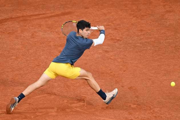 Stefanos Tsitsipas (GRE) Vs Carlos Alcaraz (ESP) TENNIS : Roland Garros 2024 - 04 06 2024 MichaelBaucher Panoramic 