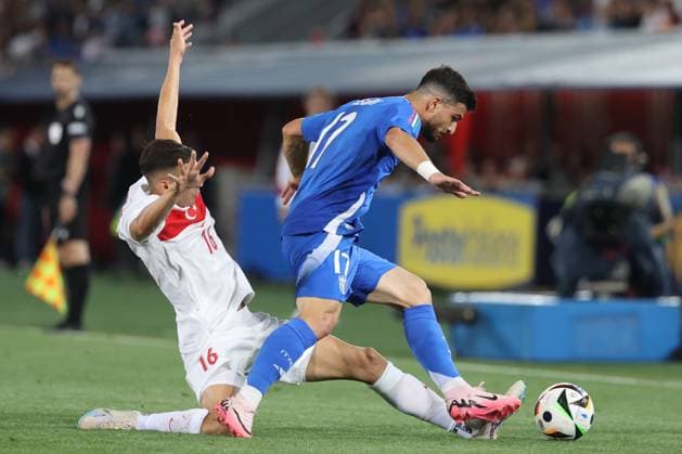 UEFA EUROPEAN FRIENDLY MATCH ITALY VS TURKEY IN BOLOGNA Bologna, Italy 4.06.2024: Mert Muldur of Turky, Riccardo Orsolini of Italy during Uefa European friendly football match Italy vs Turkey at Stadio Renato Dall™Ara in Bologna. BOLOGNA DALL ARA italy italy Copyright: xmarcoxiacobucci